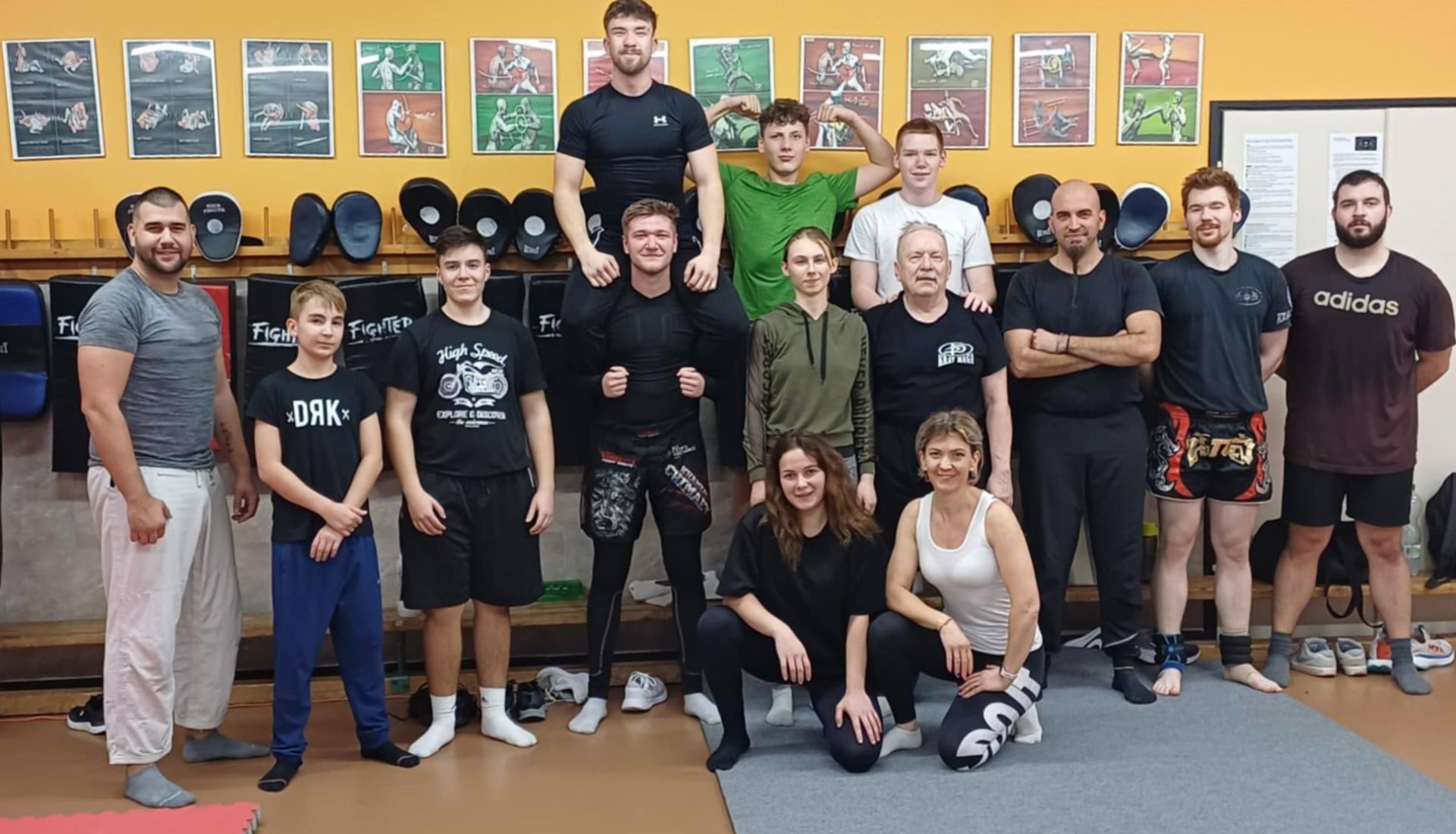 589843123_25310361915296060_2876794014346176799_n_egyenes